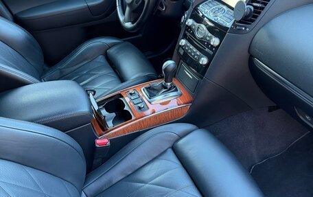 Infiniti QX70, 2017 год, 3 600 000 рублей, 8 фотография