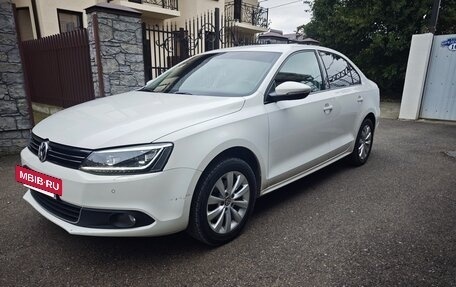 Volkswagen Jetta VII, 2013 год, 1 350 000 рублей, 2 фотография