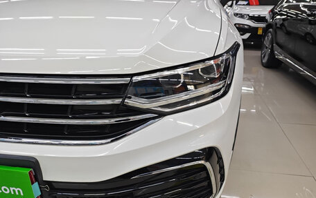Volkswagen Tiguan II, 2022 год, 2 350 000 рублей, 8 фотография