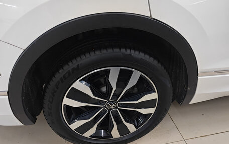 Volkswagen Tiguan II, 2022 год, 2 350 000 рублей, 11 фотография