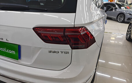 Volkswagen Tiguan II, 2022 год, 2 350 000 рублей, 9 фотография