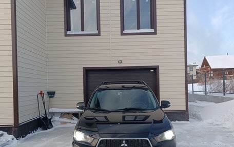 Mitsubishi Outlander III рестайлинг 3, 2012 год, 1 100 000 рублей, 1 фотография