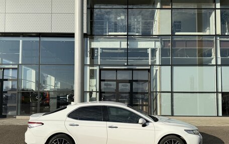 Toyota Camry, 2021 год, 3 230 000 рублей, 4 фотография