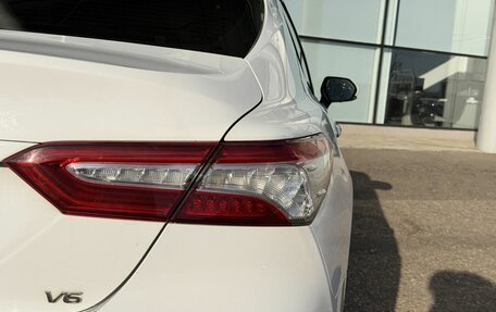 Toyota Camry, 2021 год, 3 230 000 рублей, 13 фотография