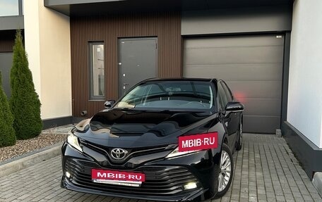 Toyota Camry, 2019 год, 2 950 000 рублей, 1 фотография
