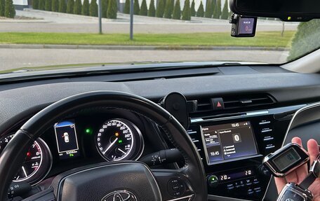 Toyota Camry, 2019 год, 2 950 000 рублей, 9 фотография