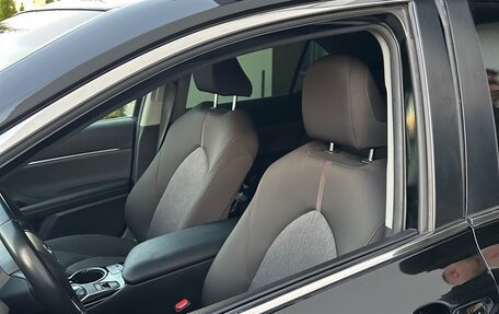 Toyota Camry, 2019 год, 2 950 000 рублей, 12 фотография