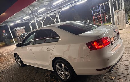 Volkswagen Jetta VII, 2013 год, 950 000 рублей, 4 фотография