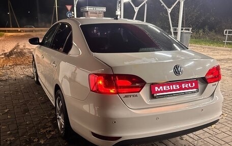 Volkswagen Jetta VII, 2013 год, 950 000 рублей, 3 фотография