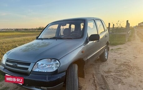 Chevrolet Niva I рестайлинг, 2004 год, 254 000 рублей, 2 фотография