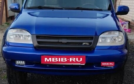Chevrolet Niva I рестайлинг, 2004 год, 369 500 рублей, 3 фотография