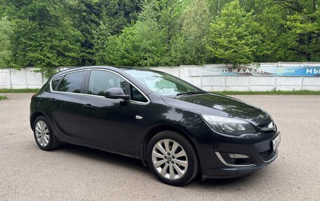 Opel Astra J, 2014 год, 935 000 рублей, 2 фотография