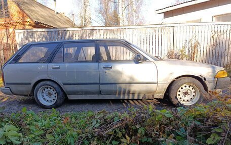 Toyota Carina, 1989 год, 75 000 рублей, 3 фотография