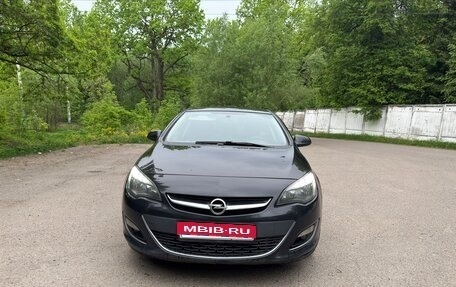 Opel Astra J, 2014 год, 935 000 рублей, 1 фотография