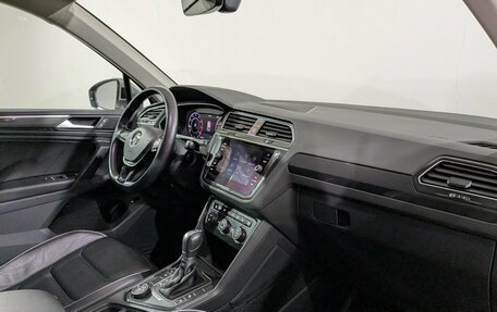 Volkswagen Tiguan II, 2018 год, 2 855 000 рублей, 15 фотография