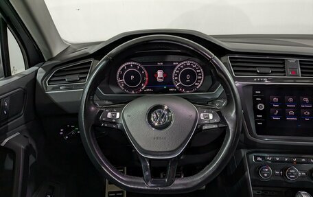 Volkswagen Tiguan II, 2018 год, 2 855 000 рублей, 27 фотография