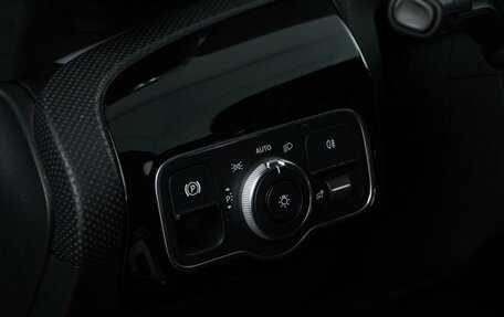 Mercedes-Benz CLA, 2019 год, 2 699 046 рублей, 14 фотография