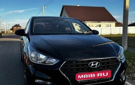 Hyundai Solaris II рестайлинг, 2018 год, 1 350 000 рублей, 1 фотография