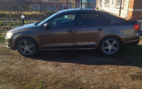 Volkswagen Jetta VII, 2011 год, 750 000 рублей, 13 фотография