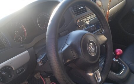 Volkswagen Jetta VII, 2011 год, 750 000 рублей, 19 фотография