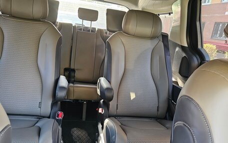 KIA Carnival, 2025 год, 5 900 000 рублей, 10 фотография