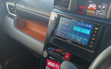 Toyota Roomy I, 2018 год, 900 000 рублей, 23 фотография