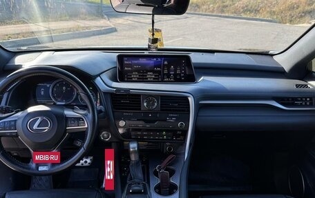 Lexus RX IV рестайлинг, 2019 год, 3 800 000 рублей, 9 фотография