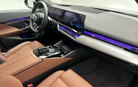 BMW 5 серия, 2024 год, 7 950 000 рублей, 15 фотография