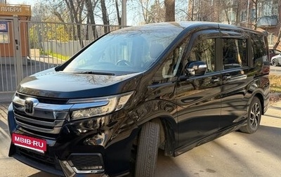 Honda Stepwgn IV рестайлинг, 2017 год, 1 980 000 рублей, 1 фотография