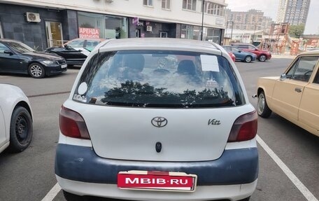 Toyota Vitz, 2001 год, 350 000 рублей, 3 фотография