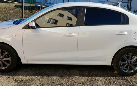 KIA Rio IV, 2021 год, 1 390 000 рублей, 6 фотография
