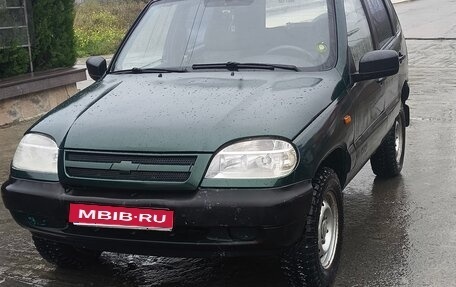 Chevrolet Niva I рестайлинг, 2003 год, 300 000 рублей, 1 фотография