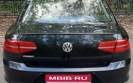Volkswagen Passat B8 рестайлинг, 2017 год, 1 950 000 рублей, 2 фотография