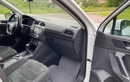 Volkswagen Tiguan II, 2017 год, 2 650 000 рублей, 10 фотография