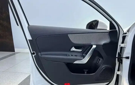 Mercedes-Benz A-Класс, 2022 год, 1 744 000 рублей, 15 фотография