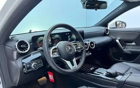 Mercedes-Benz A-Класс, 2022 год, 1 744 000 рублей, 8 фотография