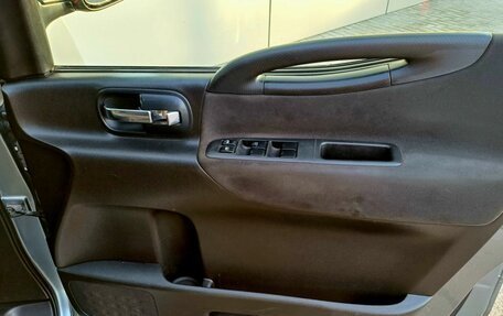 Nissan Serena III, 2009 год, 850 000 рублей, 10 фотография