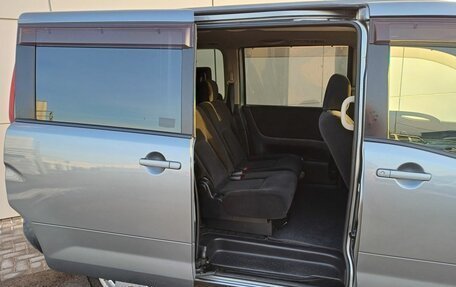 Nissan Serena III, 2009 год, 850 000 рублей, 11 фотография