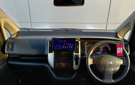 Nissan Serena III, 2009 год, 850 000 рублей, 16 фотография