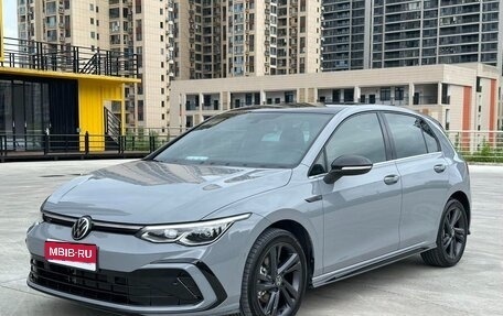 Volkswagen Golf VIII, 2023 год, 1 690 000 рублей, 1 фотография