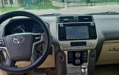 Toyota Land Cruiser Prado 150 рестайлинг, 2018 год, 3 900 000 рублей, 6 фотография