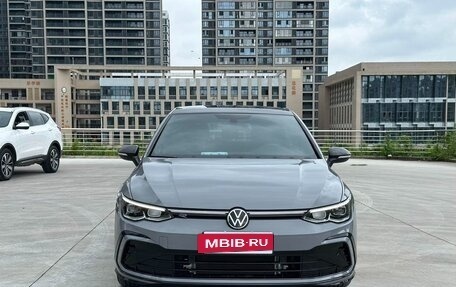 Volkswagen Golf VIII, 2023 год, 1 690 000 рублей, 2 фотография