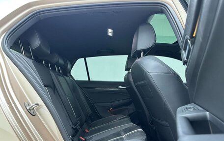 Volkswagen Golf VIII, 2022 год, 1 680 000 рублей, 10 фотография