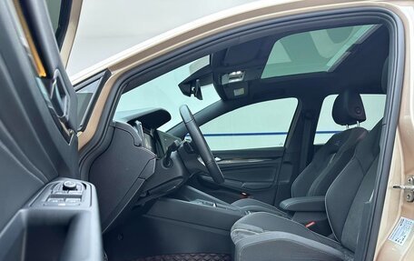 Volkswagen Golf VIII, 2022 год, 1 680 000 рублей, 7 фотография