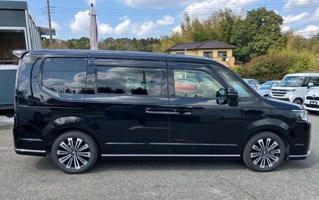 Honda Stepwgn, 2023 год, 2 310 700 рублей, 3 фотография