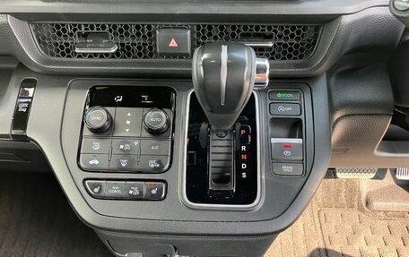Honda Stepwgn, 2023 год, 2 310 700 рублей, 12 фотография