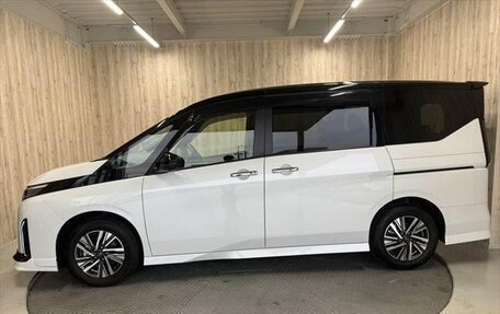 Nissan Serena, 2023 год, 2 210 700 рублей, 3 фотография