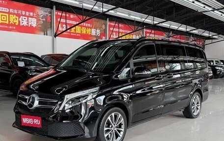 Mercedes-Benz V-Класс, 2022 год, 4 950 700 рублей, 1 фотография