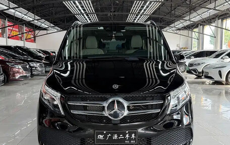Mercedes-Benz V-Класс, 2022 год, 4 950 700 рублей, 2 фотография