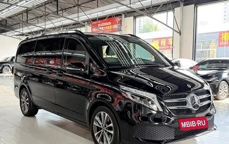 Mercedes-Benz V-Класс, 2022 год, 4 950 700 рублей, 3 фотография